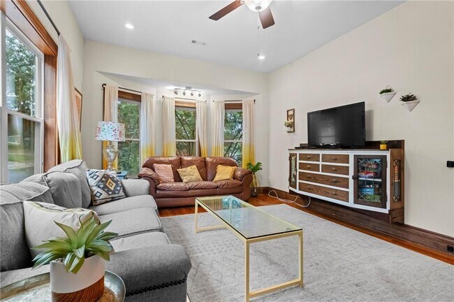 Building Photo - 10093 Oklahoma Dr