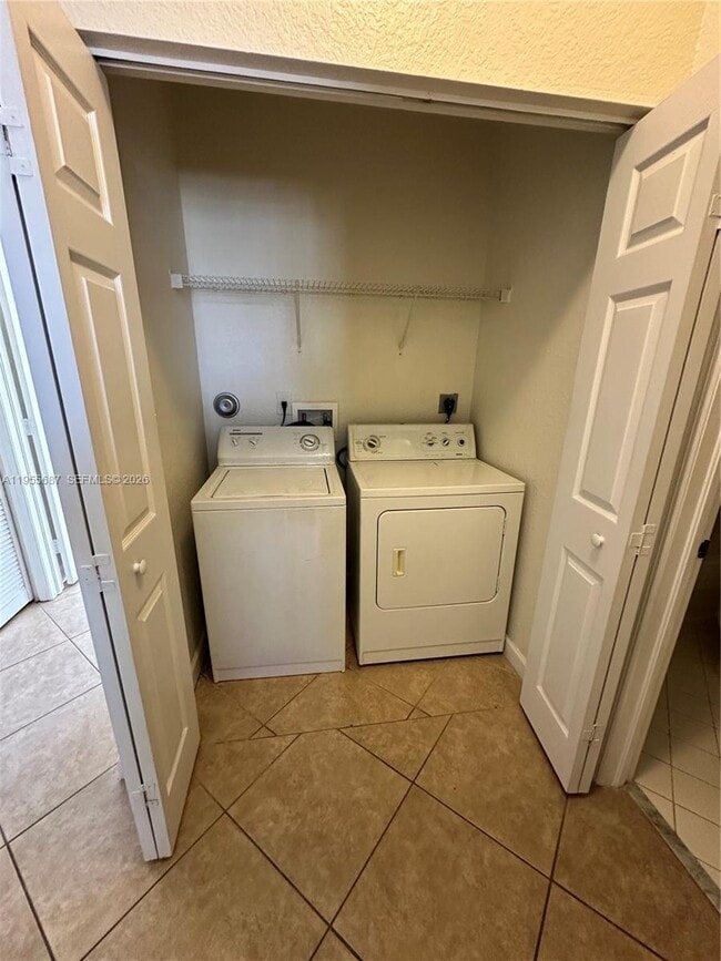 Building Photo - 1018 NE 42nd Ave