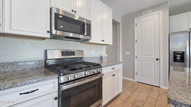 Building Photo - 18418 W Sunbelt Dr