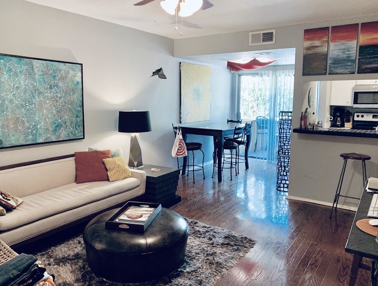 Building Photo - 4327 Holland Ave