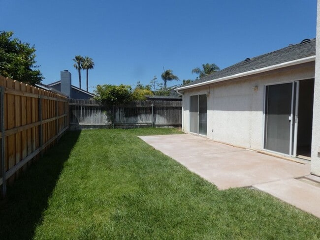 Building Photo - Light and Welcoming in Regency Estates