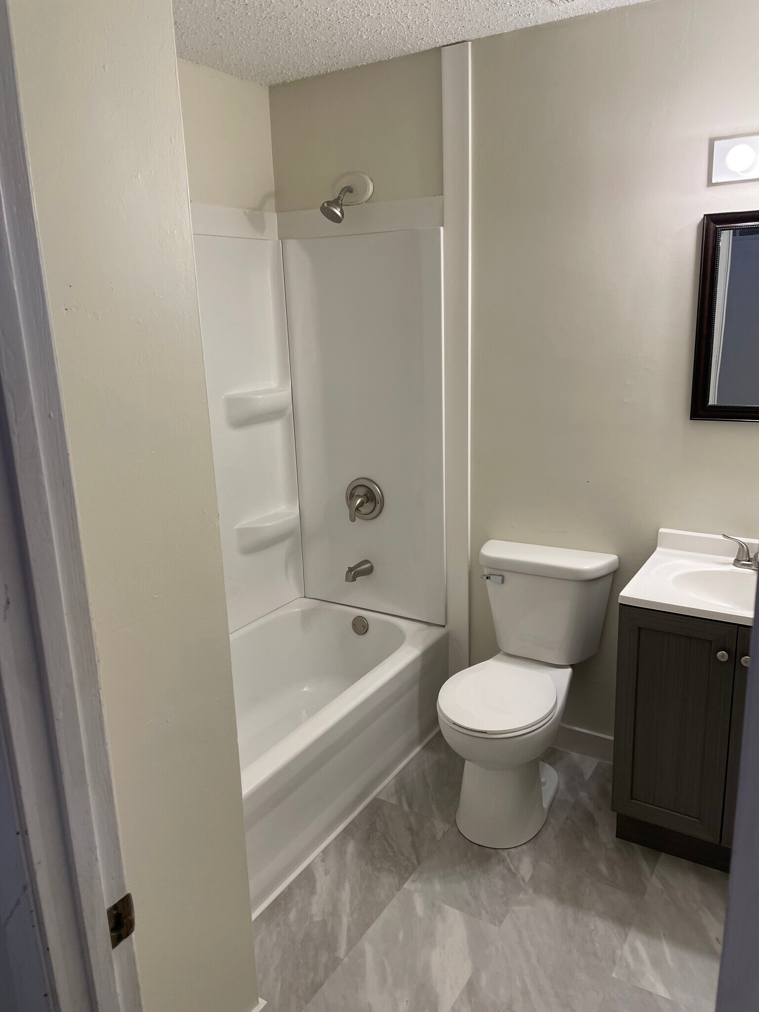 Main barh - 6647 Kenny Lane