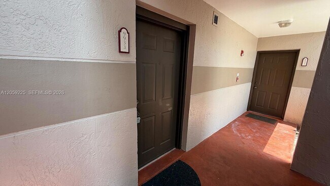 Building Photo - 9933 Nob Hill Ln