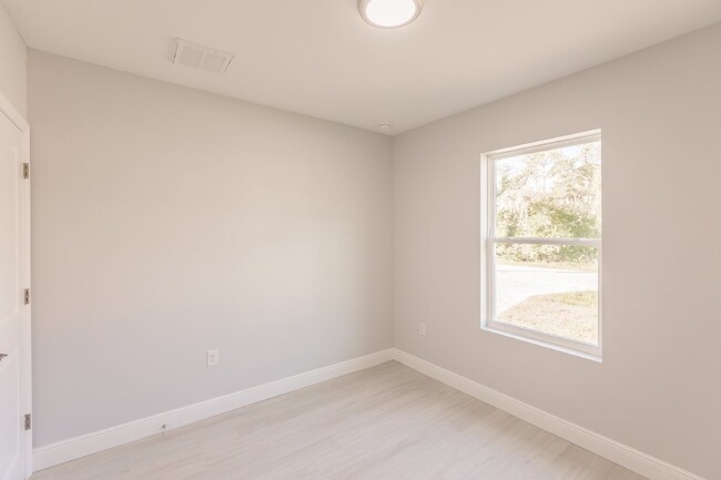 Building Photo - **JAN. 2025 FREE RENT OFFER** BRAND NEW Co...