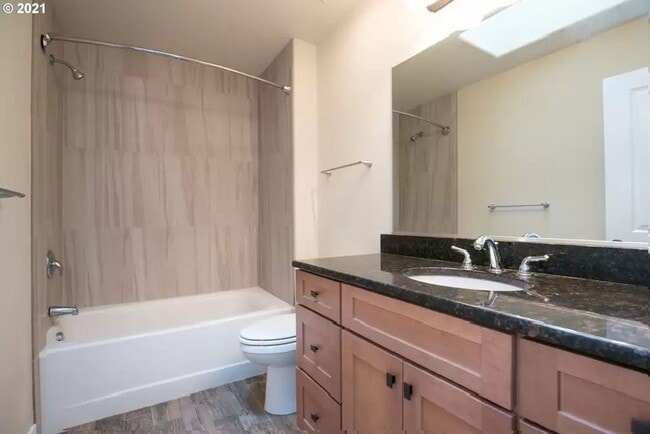 Building Photo - Beautiful Home in Stevenson