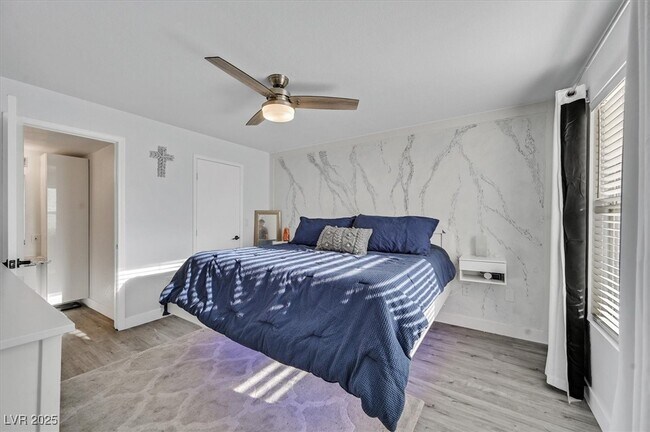 Building Photo - 555 E Silverado Ranch Blvd