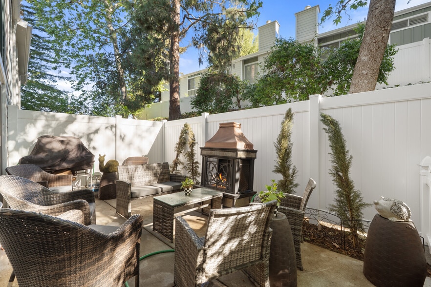 Patio - 18175 Andrea Cir N