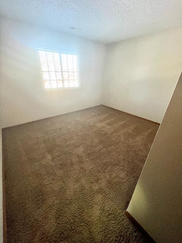 Building Photo - 5120 Emerald Dr