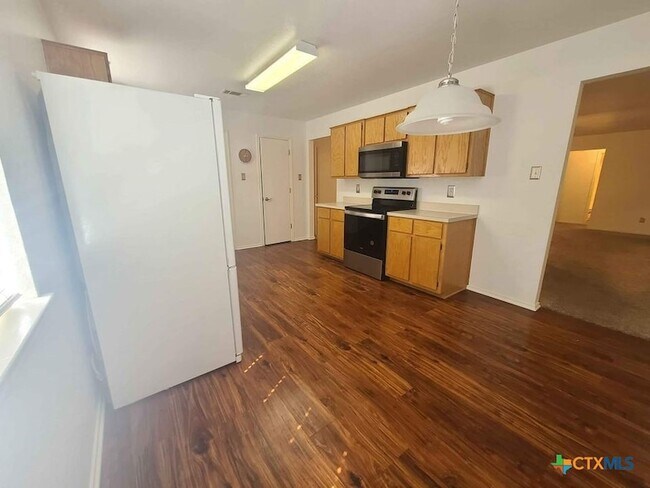Building Photo - 4504 Aspen Dr