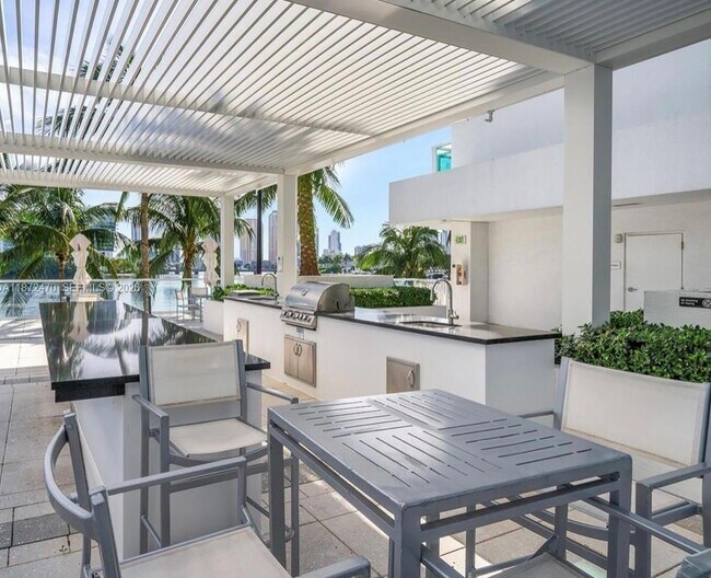 Building Photo - 3201 NE 183rd St