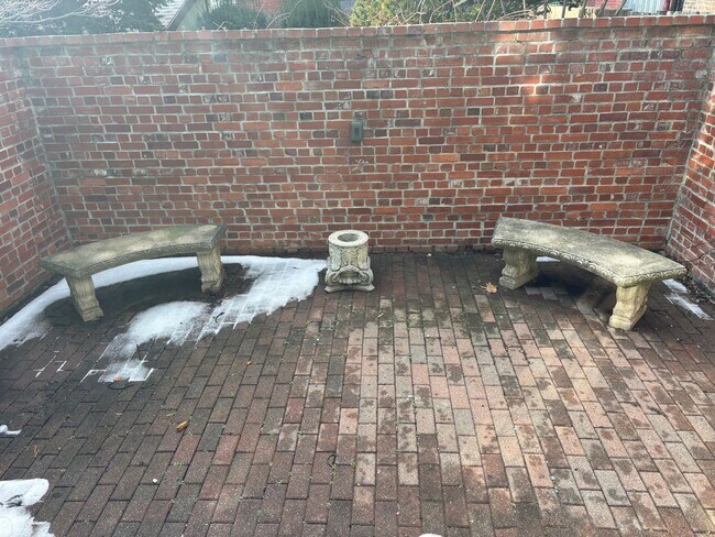 Building Photo - BEAUTIFUL, BRIGHT AND OPEN 1 BED, 1 BATH  HOUSE IN HEART OF NORTHSIDE- AVAIL NOW!