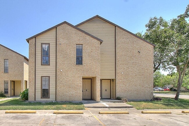 Building Photo - 2314 Capitan Dr
