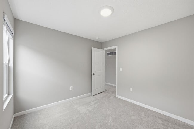 Building Photo - 5749 Shadowfair Ln
