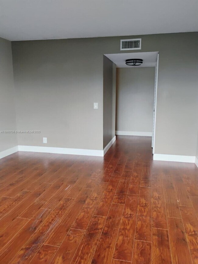 Building Photo - 16551 Blatt Blvd