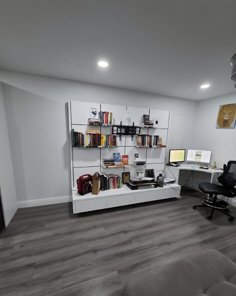 Building Photo - 2019-2023 NE 15th Ave