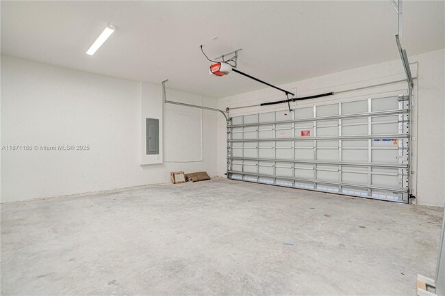 Building Photo - 2671 SE 24th Dr