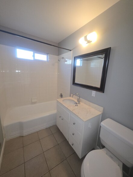 Building Photo - 17xxx Ehle St