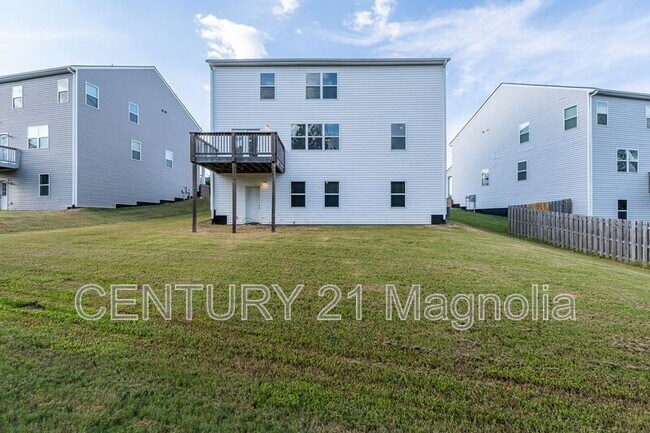 Building Photo - 552 Post Oak Ln