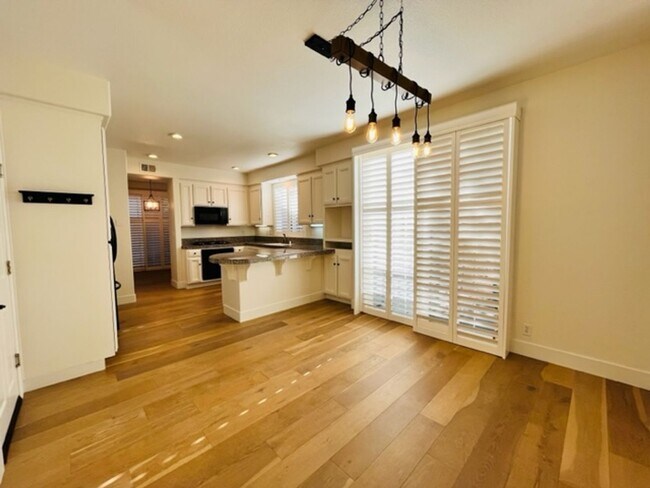 Building Photo - Move-in Ready 3BD/2.5BA, Two-Story Home in Stony Brook in Downtown Danville