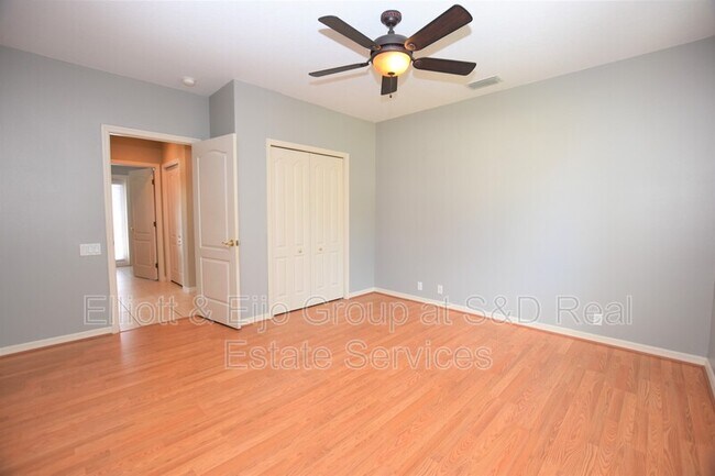Building Photo - 2218 Longleaf Cir