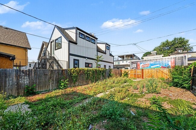 Building Photo - 3537 Lipan St