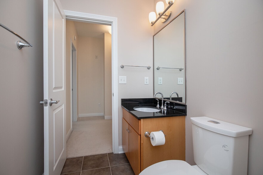 Building Photo - 517 N Park Ave