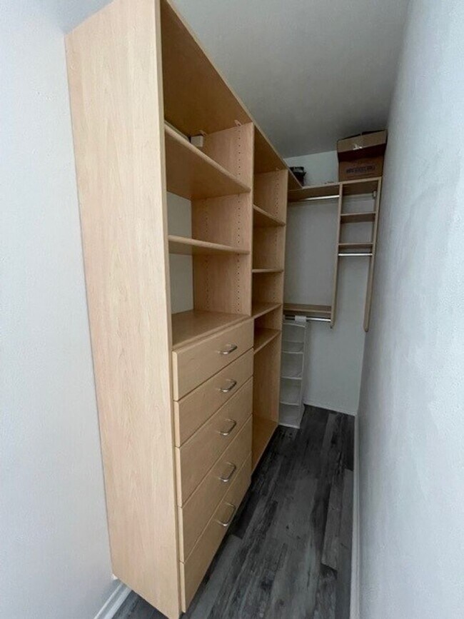 Building Photo - Urban 1 bedroom 1 bath townhome in Little Italy!