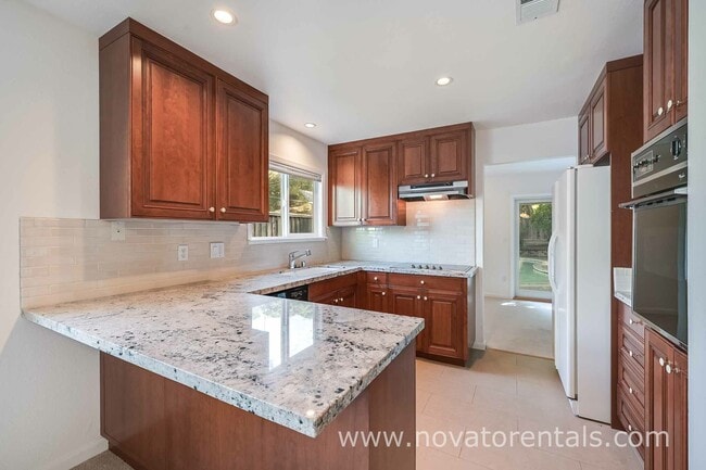 Building Photo - 2665 Center Rd