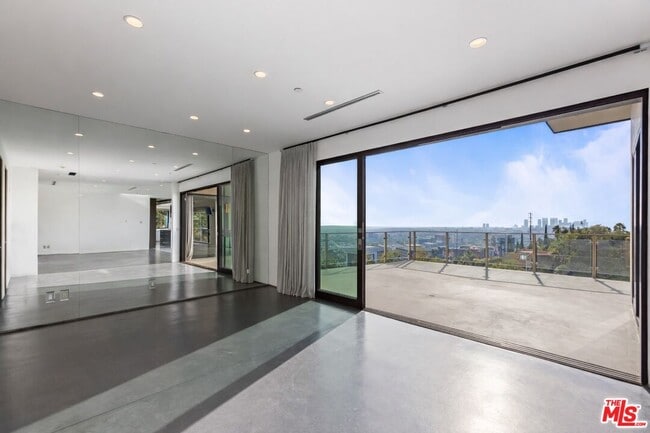 Building Photo - 8460 Harold Way