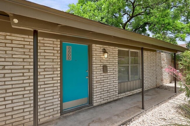 Building Photo - 8600 Hathaway Dr