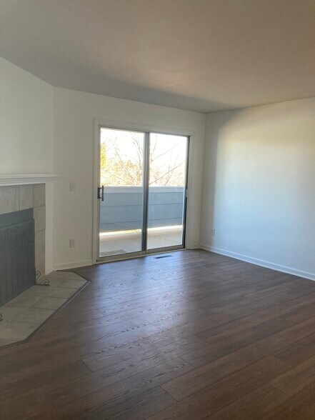 Building Photo - 4676 White Rock Cir