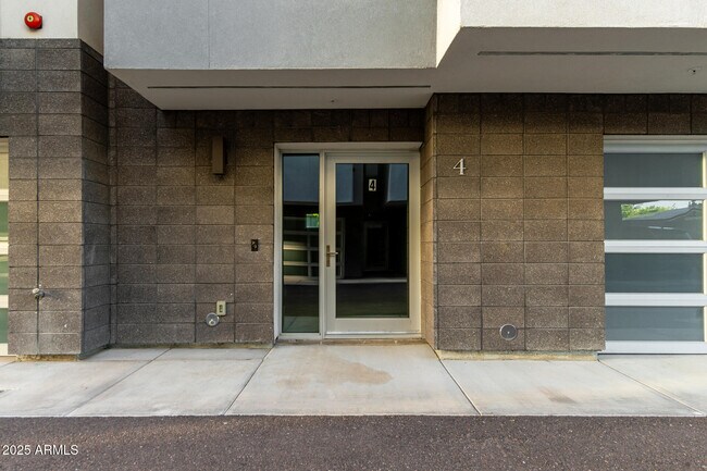 Building Photo - 4525 N 40th St