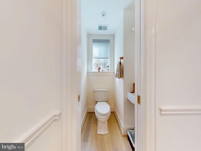 Building Photo - 1808 Riggs Pl NW