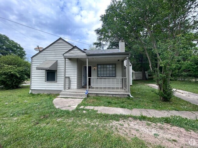 Building Photo - 1753 Cherry Ave