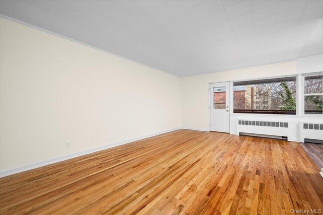 Building Photo - 437 Pelham Rd