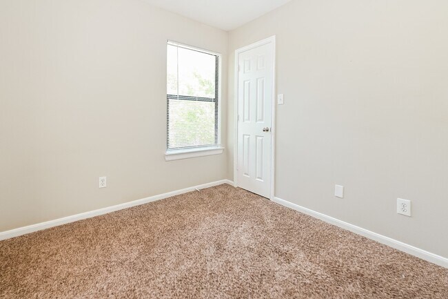 Building Photo - 2923 La Estancia Ln