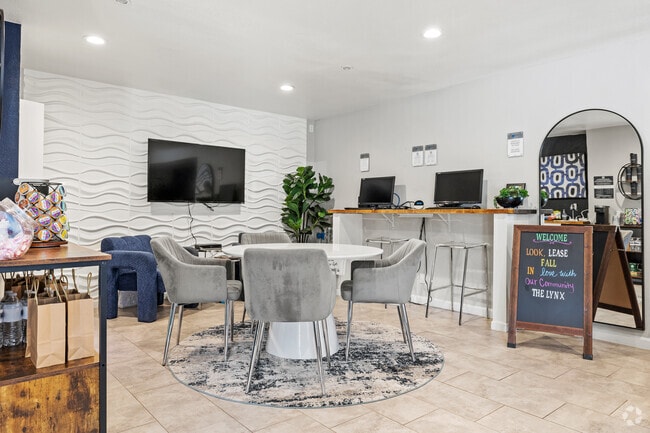 Leasing Office - The Lynx