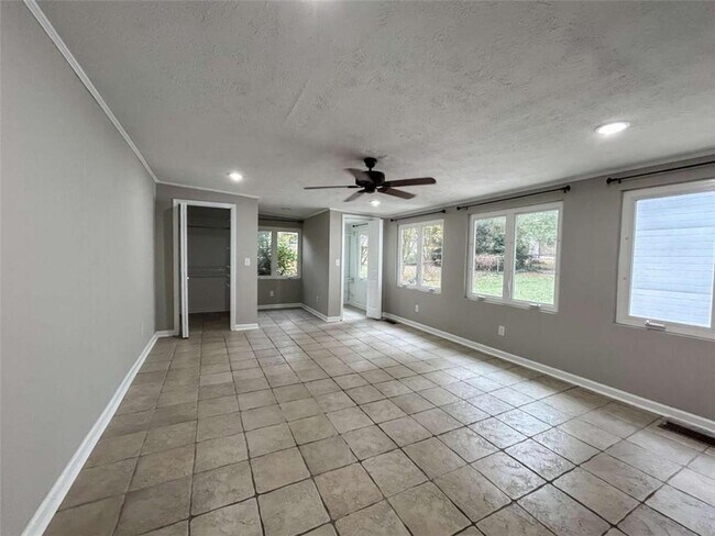 Building Photo - 2981 Lowrance Dr