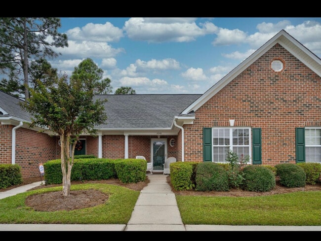 Building Photo - 1040 Bridgeport Way