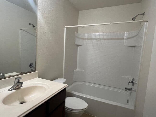 Building Photo - 9406 Gold Mountain Dr