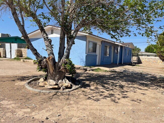 Building Photo - Charming, Newly Renovated Home in a Prime El Paso Location!