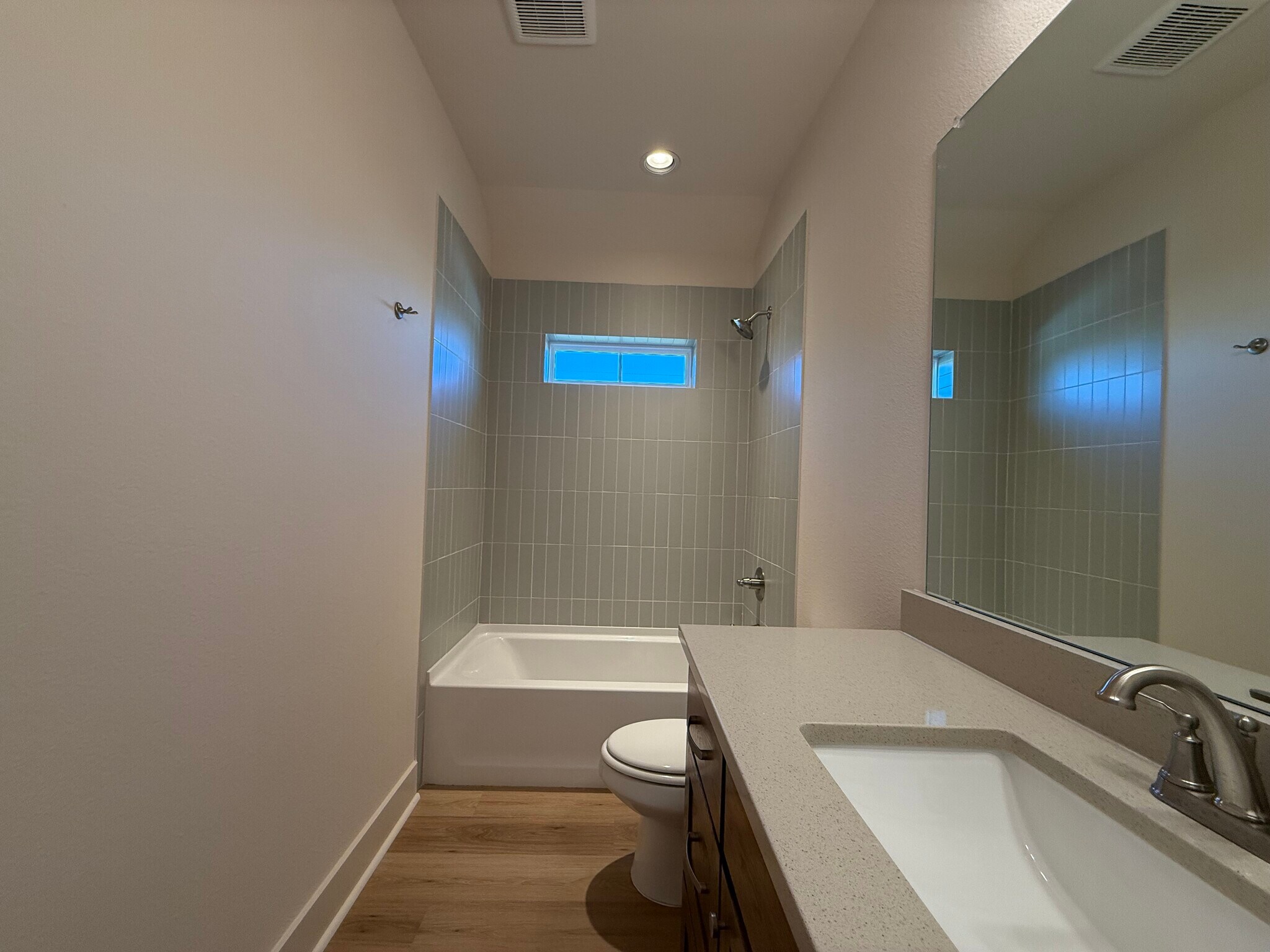 Building Photo - 207 Railroad Ave