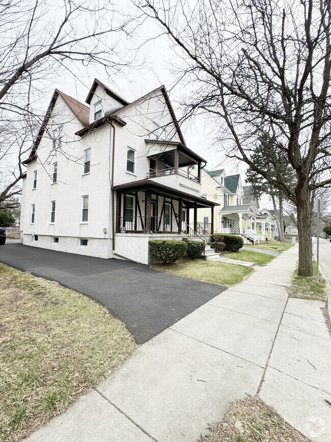Building Photo - 44 Cleveland Ave