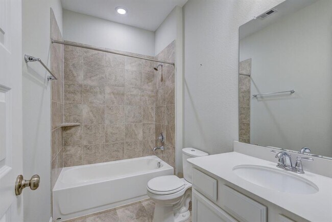 Building Photo - 2008 Glenwick Manor Ln