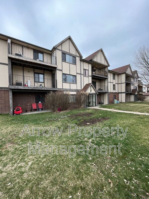 Building Photo - 2340 N 44th St