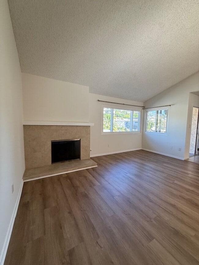 Building Photo - 420-22 Rees Street