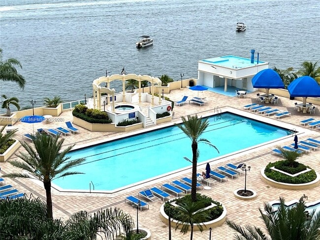 Building Photo - 7601 E Treasure Dr