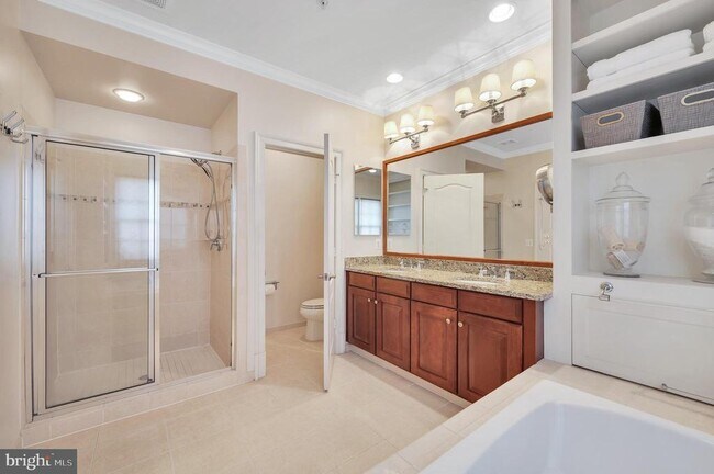 Building Photo - 705 Lyles Ln