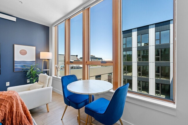 Building Photo - 1315 NW 19th Ave