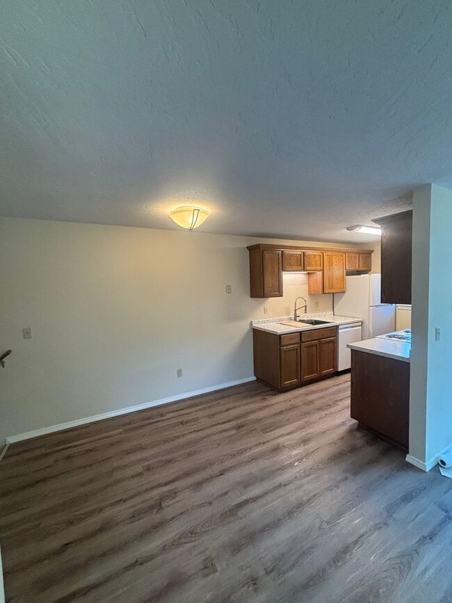 Building Photo - Beautiful Townhouse on 13th Street